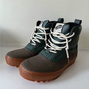Vans standard MID SNOW MTE size 8